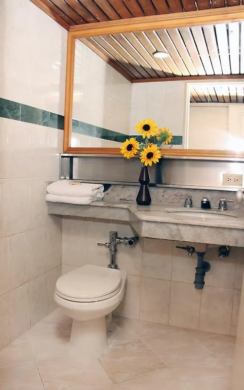 ***  فندق Ayenda 1235 Botero ميديلين كولومبيا